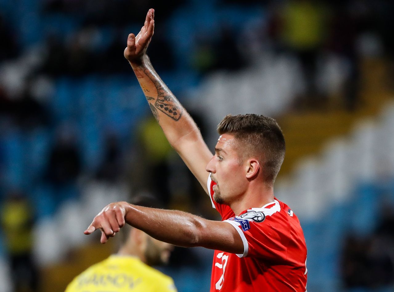 爱游戏官方入口-欧洲联赛即将打响，球员积极备赛