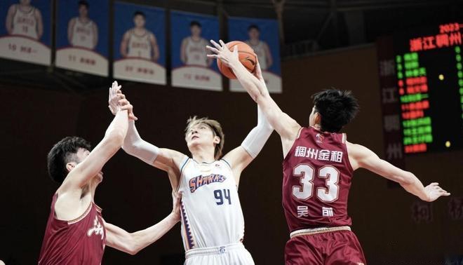 云南男篮大比分胜陕西,成功晋级八强! 云南男篮大比分胜陕西,成功晋级八强!