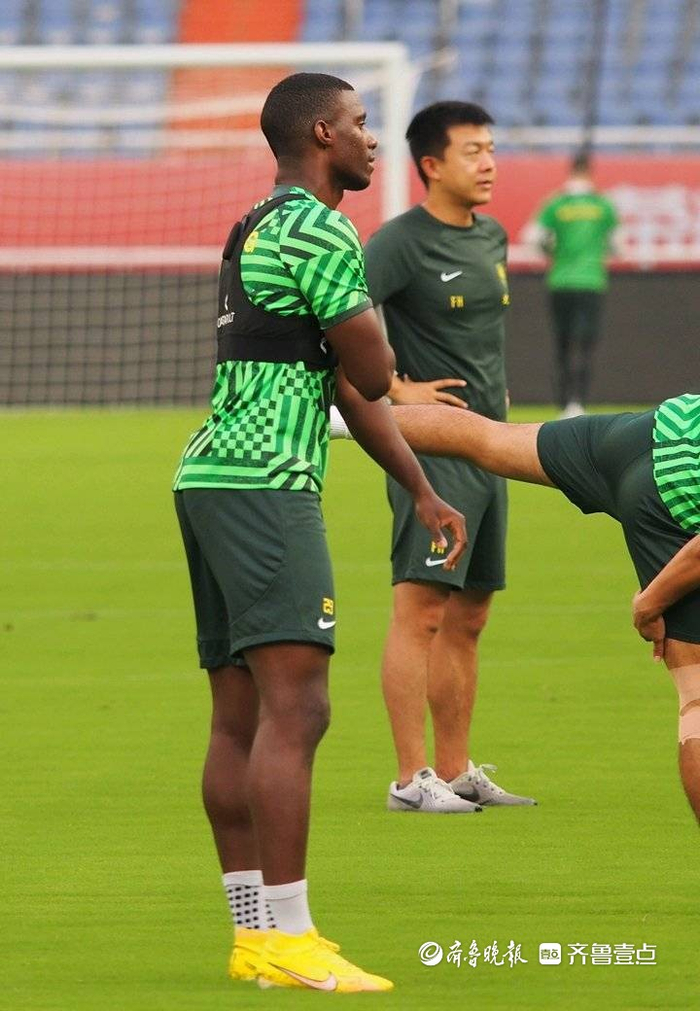 爱游戏在线-包含中美洲足球联赛一触即发，强队对抗的词条