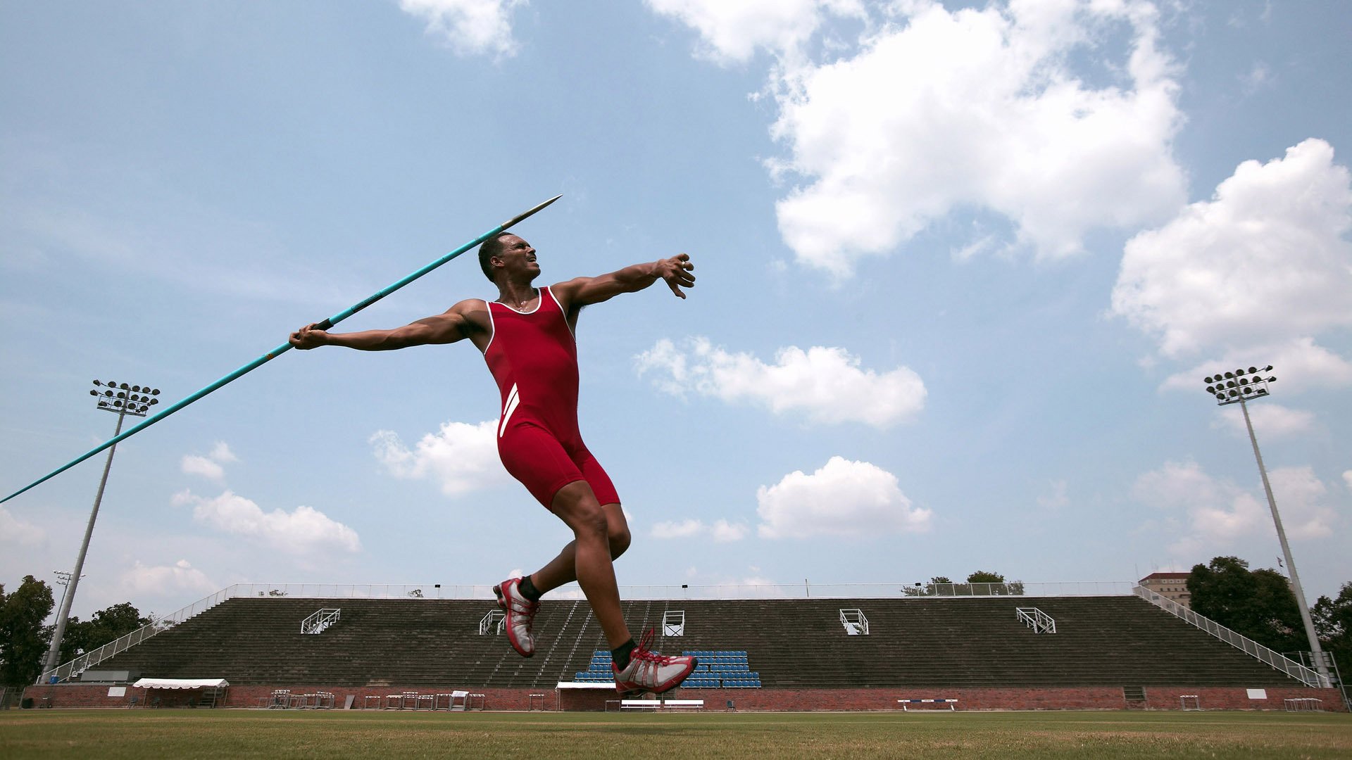巴雷拉末节接管比赛,芬兰鏖战马里,当个人英雄主义与团队韧性相遇