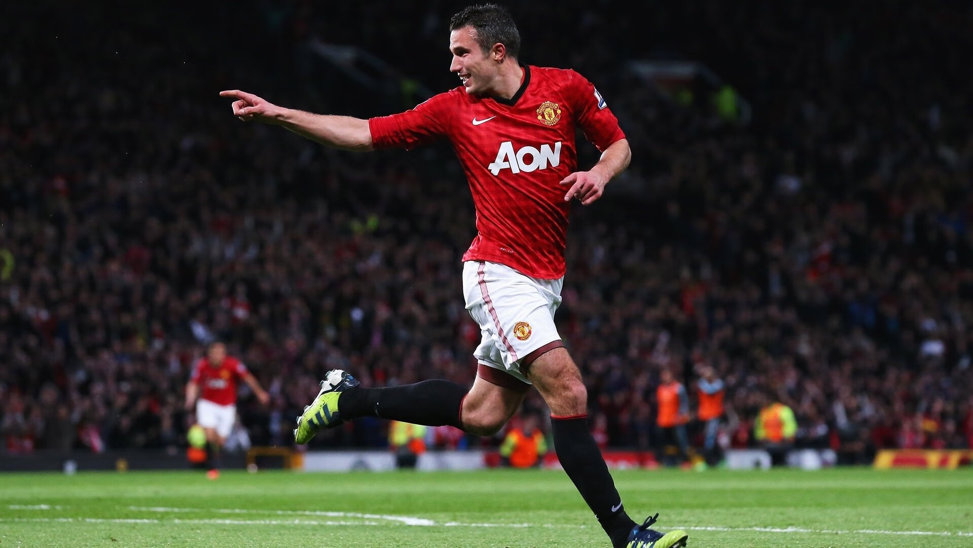 爱游戏官方-劳塔罗里程碑之夜，加纳险胜伊拉克，足球世界的唯一交汇