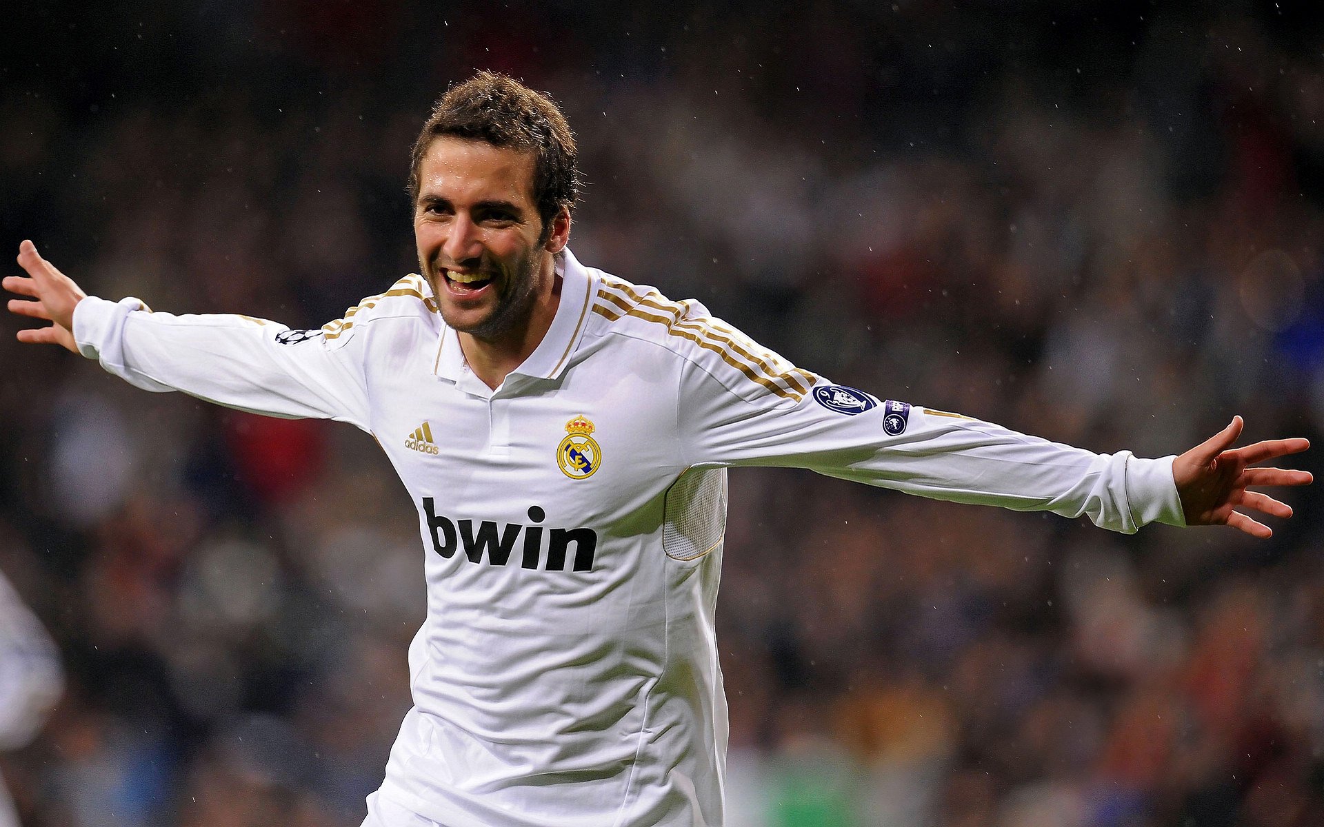 巴雷拉爆发点燃圣西罗,阿森纳惊险过关终结毕尔巴鄂神话