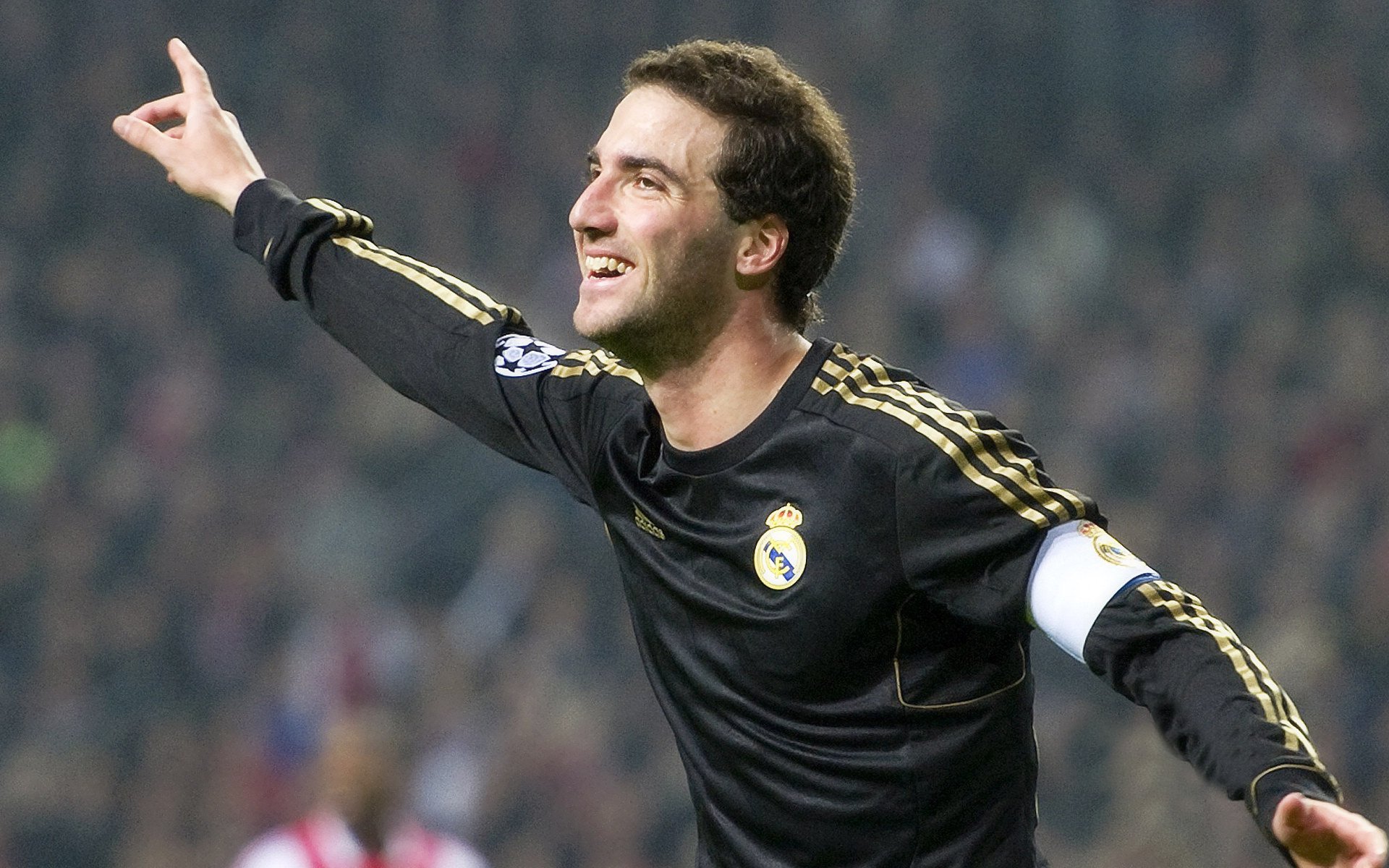 骑士战术压制深圳队，英格拉姆成为关键先生