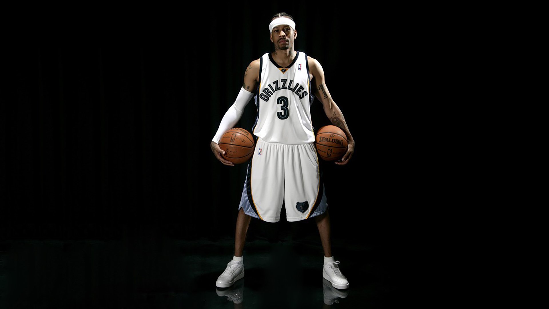 凯尔特人险胜篮网，胡金秋点燃赛场，跨越篮球世界的双重奏